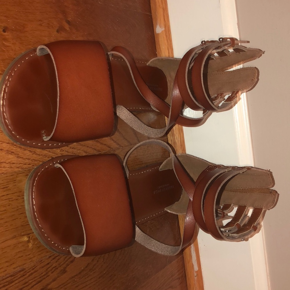 Brown American Eagle sandals